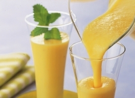 chilled-mango smoothie